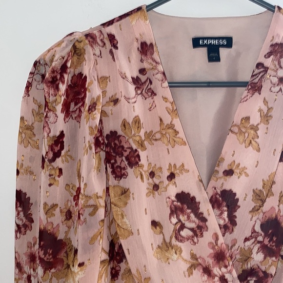 Express women’s deep v faux wrap long sleeve blouse, size small.  100% polyester - Picture 3 of 10